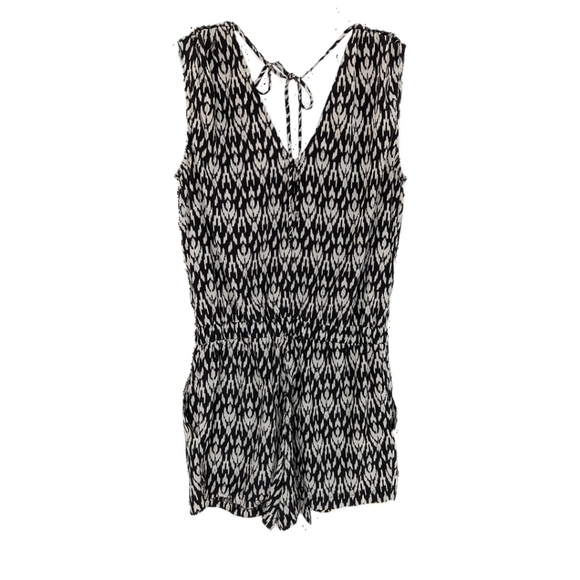 Ikat Print Black/ Cream Geometric V Neck Tank Drawstring Waist Romper- sz S - Picture 1 of 5